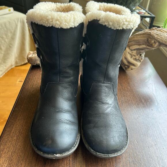 UGG Akadia Black Leather Ankle Lace Warm Lined Winter Booties Boots US 8 - Picture 4 of 13